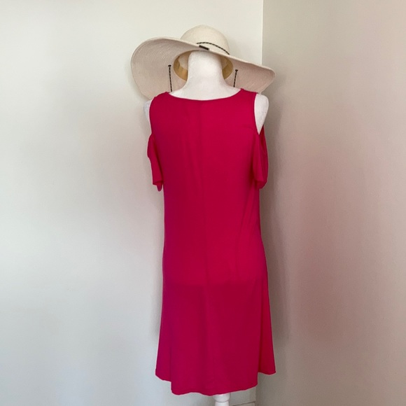 Fuchsia Floating Sleeve Dress for Women - Picture 5 of 6